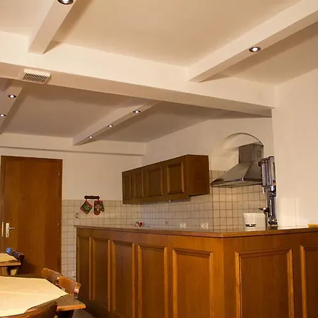 Haus Alpenkonig Konukevi Nauders